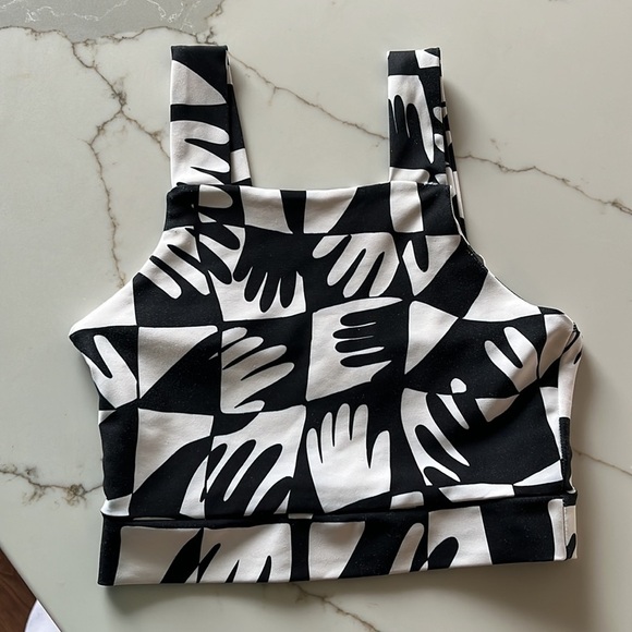 Dazey LA Activewear Ani Figures Printed Sports Bra Size Small - Picture 3 of 8